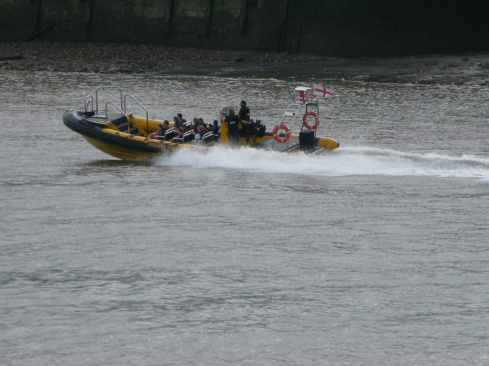 Thrill boat